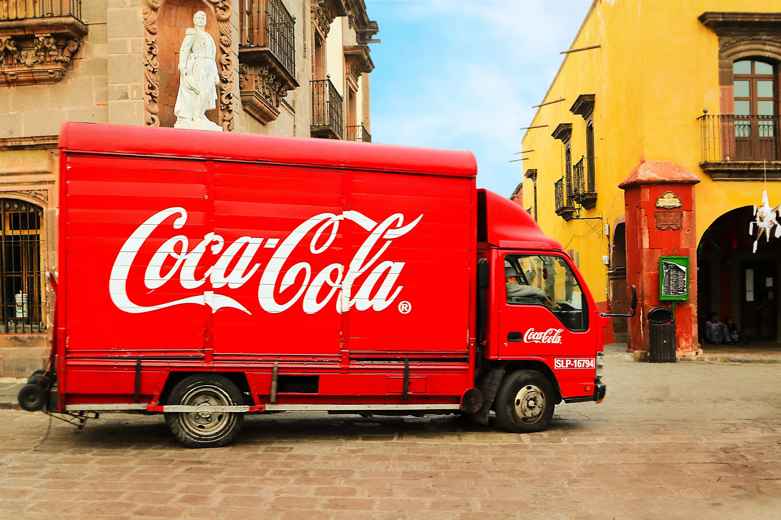 Coca-Cola abre mais de 300 vagas em Santa Catarina; Balneário Camboriú está na lista